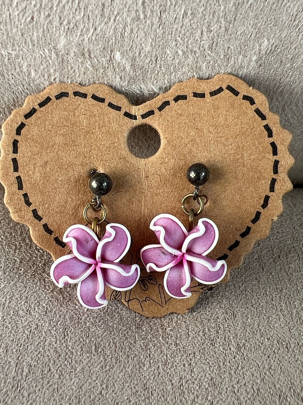 NWOT Hawaiian Plumeria Earrings for Pierced Ears
